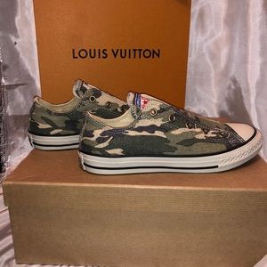 Camo ALL star chucks
